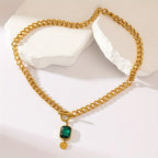 Colar de Ouro com Pedra Esmeralda